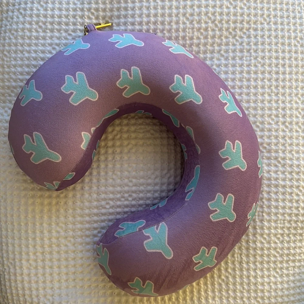 Nwot stoney clover lane x target airplane travel pillow - Picture 3 of 4